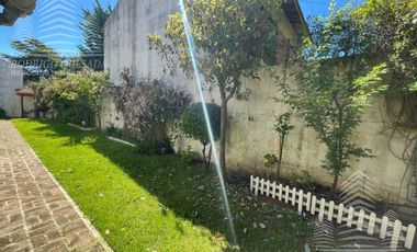 Exclusivo dúplex 5 ambientes y 3 cocheras.