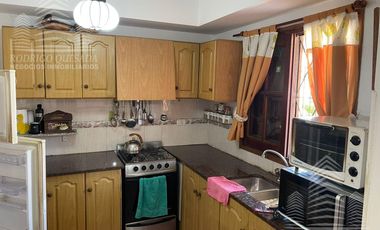 Exclusivo dúplex 5 ambientes y 3 cocheras.