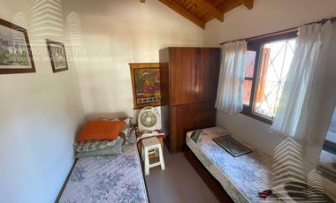 Exclusivo dúplex 5 ambientes y 3 cocheras.