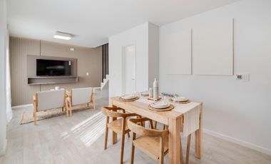 Duplex en  Venta Housing en Nuevo Poeta Lugones. 3 dormitorios y 3 baños con patio y 2 cocheras