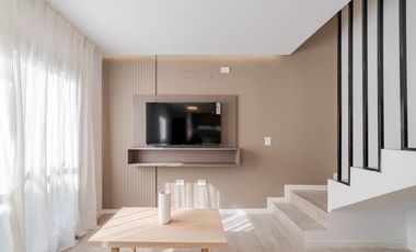 Duplex en  Venta Housing en Nuevo Poeta Lugones. 3 dormitorios y 3 baños con patio y 2 cocheras