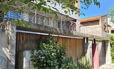 Departamento en venta Duplex 2 ambientes con cochera en Beccar