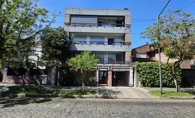 Departamento en venta Duplex 2 ambientes con cochera en Beccar