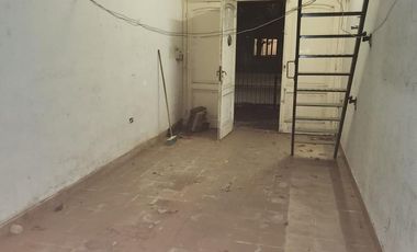 Tucuman  al 400 - Casa Galpón con Garage