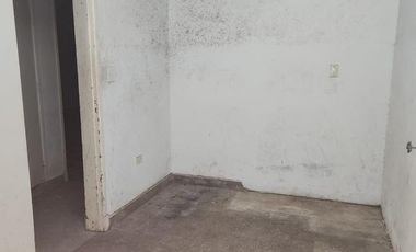 Tucuman  al 400 - Casa Galpón con Garage