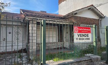 Tucuman  al 400 - Casa Galpón con Garage