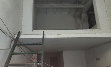 Tucuman  al 400 - Casa Galpón con Garage