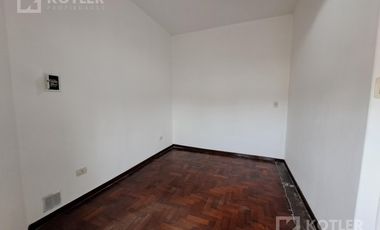 Departamento con dos dormitorios, ideal consultorios, oficinas.-