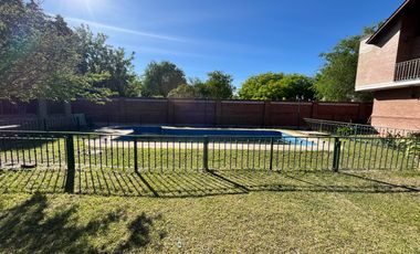 Casa en Alquiler Valle del Sol Mendiolaza 3 Dorm. Pileta