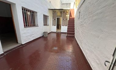 !!Alq PH tipo casa de 4 dorm. a 2 cuadr. Nva Cba!!