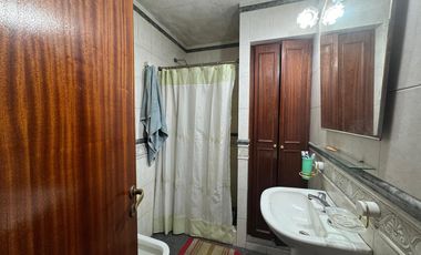 Venta. Casa. 4 ambientes. Cochera. Consultorio. Parque. Cochera. Don Bosco.