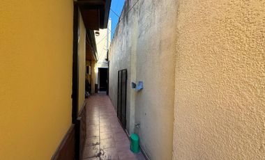 Venta. Casa. 4 ambientes. Cochera. Consultorio. Parque. Cochera. Don Bosco.