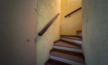 Venta. Casa. 4 ambientes. Cochera. Consultorio. Parque. Cochera. Don Bosco.