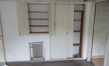 Lote doble frente con casa en esquina de 750 mts. Acassuso