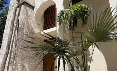 Casa de Campo en Venta en KAYBE, Tulum con Alberca y Jardín