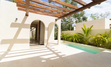 Casa de Campo en Venta en KAYBE, Tulum con Alberca y Jardín