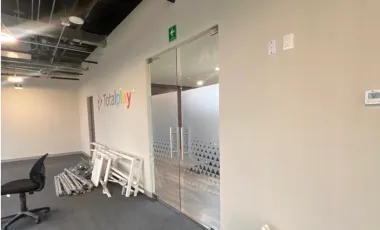 Oficina en renta en Santa Engracia, San Pedro Garza García, Nuevo León