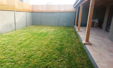 CASA EN VENTA 3D/3B EN CONDOMINIO CIUDAD DE LOS VALLES