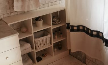 CASA SÓLIDA Y LUMINOSA EN MOSTAZAL, UBICACIÓN ESTRATÉGICA