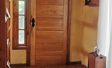 CASA SÓLIDA Y LUMINOSA EN MOSTAZAL, UBICACIÓN ESTRATÉGICA