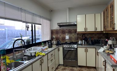 AMPLIA PROPIEDAD 5 DOR 2 BAÑOS, CON PISCINA