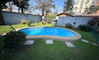ARRIENDO DE CASA 5D 2B CON PISCINA