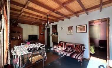 CASA CON 2D 1B CON HERMOSA VISTA