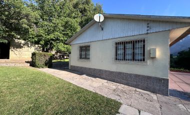 CASA CON 2D 1B CON HERMOSA VISTA