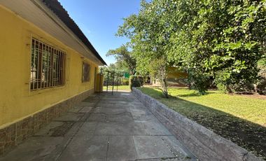 CASA CON 2D 1B CON HERMOSA VISTA