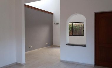 Casa en venta- San Miguel Acapantzingo
