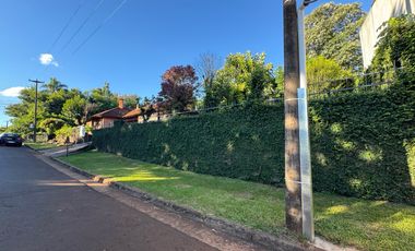 VENTA | IMPORTANTE RESIDENCIA EN ESQUINA – BARRIO TENIS CLUB, OBERÁ