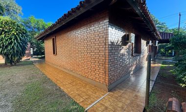 VENTA | IMPORTANTE RESIDENCIA EN ESQUINA – BARRIO TENIS CLUB, OBERÁ