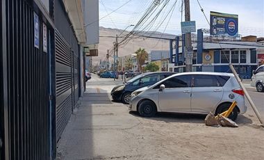 Casa en Venta en Esquina calle Vivar