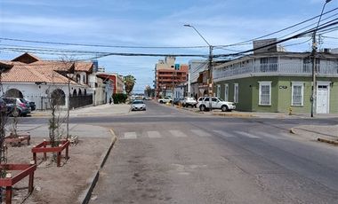 Casa en Venta en Esquina calle Vivar