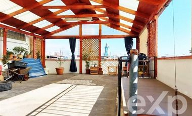 Casa en Venta en Esquina calle Vivar