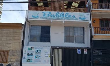 Casa en Venta en Esquina calle Vivar