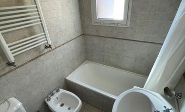 Alquiler departamento de 3 ambientes con cochera en San Isidro