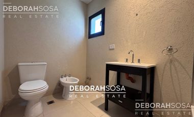 Casa en Alquiler Anual 4 dormitorios - Lote Interno - Una Planta Puertos Escobar