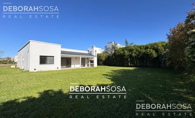 Casa en Alquiler Anual 4 dormitorios - Lote Interno - Una Planta Puertos Escobar