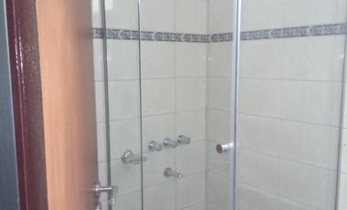 Casa de 2 dormitorios y cochera en Republica de La Sexta