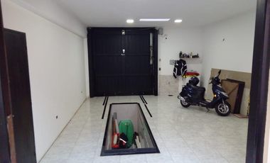 Casa de 2 dormitorios y cochera en Republica de La Sexta