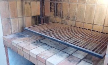 Casa de 2 dormitorios y cochera en Republica de La Sexta