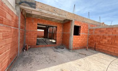 Oportunidad!! Duplex en venta en Barrio Prima Terra, a metros del rio Neuquén, financiados