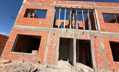 Oportunidad!! Duplex en venta en Barrio Prima Terra, a metros del rio Neuquén, financiados