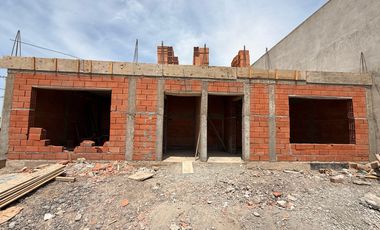 Oportunidad!! Duplex en venta en Barrio Prima Terra, a metros del rio Neuquén, financiados
