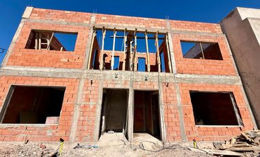 Oportunidad!! Duplex en venta en Barrio Prima Terra, a metros del rio Neuquén, financiados