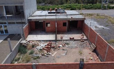 Oportunidad!! Duplex en venta en Barrio Prima Terra, a metros del rio Neuquén, financiados