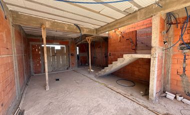 Oportunidad!! Duplex en venta en Barrio Prima Terra, a metros del rio Neuquén, financiados