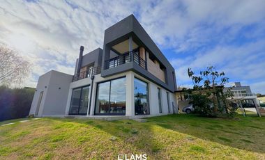 Casa 4 ambientes en alquiler por temporada 2025/2026 - Arenas del Sur