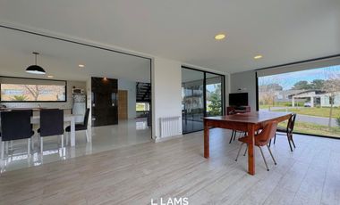 Casa 4 ambientes en alquiler por temporada 2025/2026 - Arenas del Sur